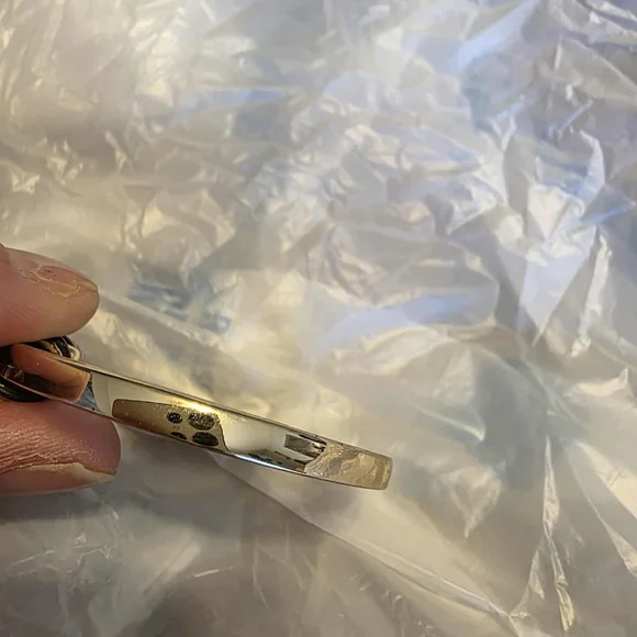 Michael Kors MK logo bag charm with a beige leather strap - Picture 9 of 9